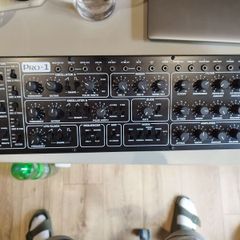 Behringer Pro-1 analogue synth