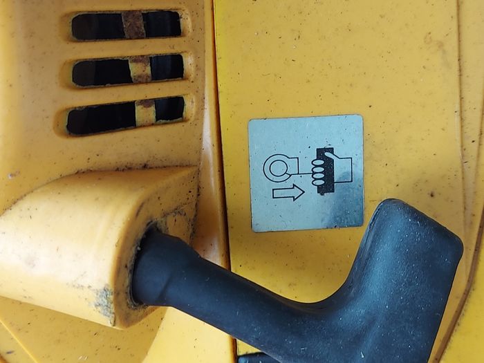 Petrol Chainsaw in like new condition,  Blade & motor, See Pictures