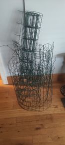 Free wire fencing