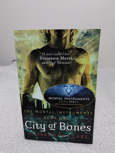 Cassandra Clare Shadowhunter city of bones story Books