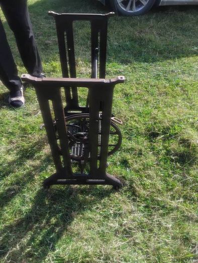 singer sewing machine base