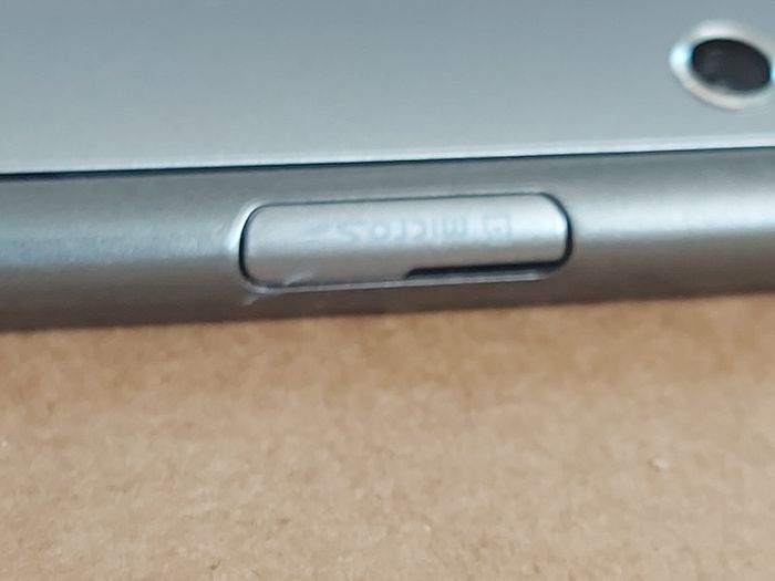 Samsung Galaxy Tab 2, Black, 16GB, Model GT-P5110, Battery is swollen but Tablet still works fine, excellent cosmetic condition otherwise