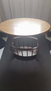 Coffee Table/Mag Rack..Oval