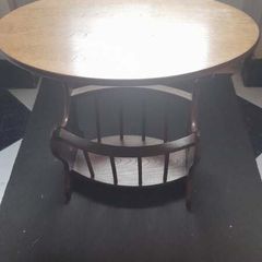 Coffee Table/Mag Rack..Oval