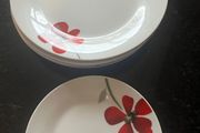 4 Dinner Plates &amp; 3 Side Plates