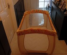 travel cot