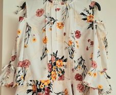 Floral top, Cut-out Shoulder