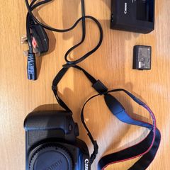 Canon EOS 4000D DSLR Camera Bundle - Excellent Starter Kit
