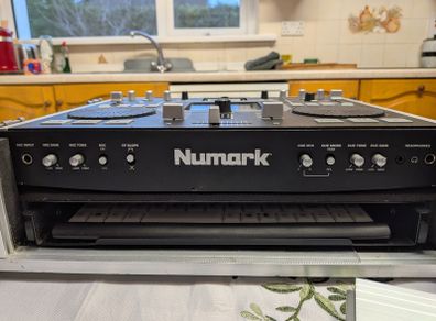 Numark iDJ2 Mixing Console & Hard Flight Case