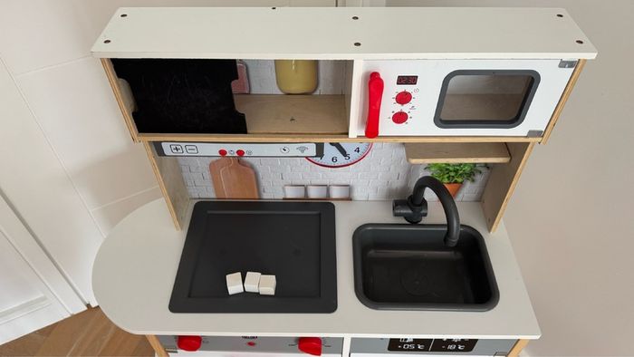Toy Kitchen