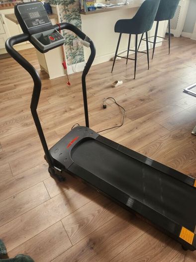 Motorised treadmill