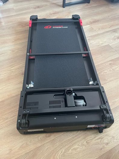 Walking and running incline treadmill