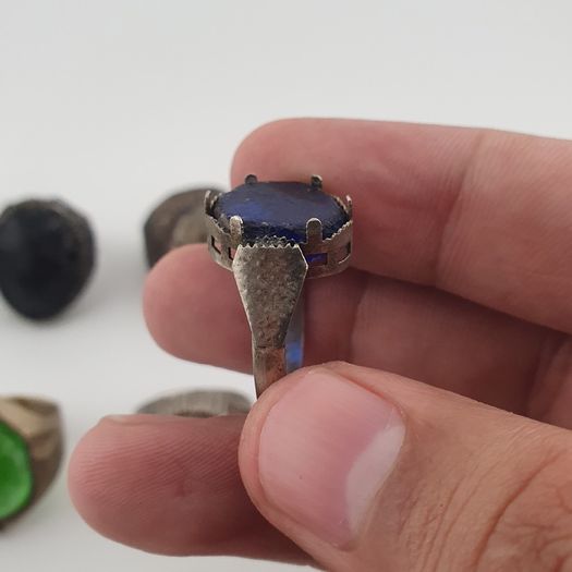 Antique 15 Heritage Style Rings Mixed Brass Glass & Decorative Stone Collection