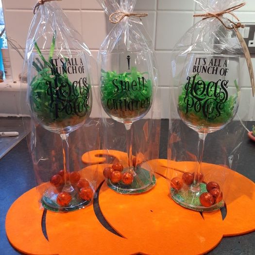 Hocus pocus wine glasses