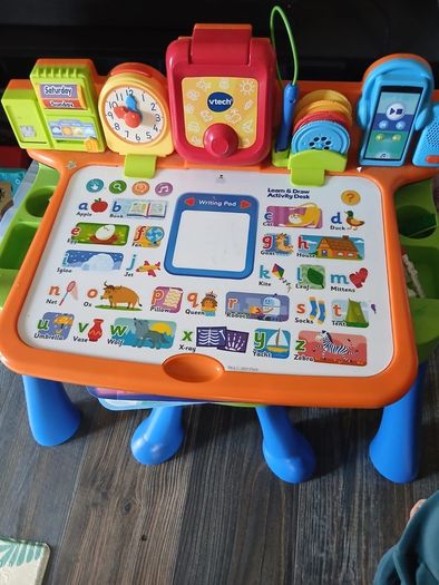 Vtech learn and draw activities desk