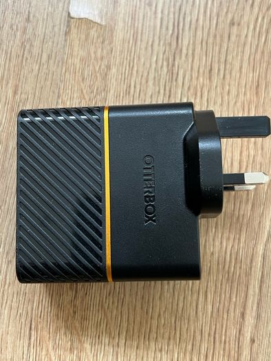 Fast Charge | Premium OtterBox