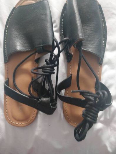 leather Strappy sandals