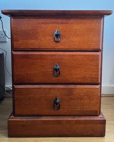 3x Wooden Bedside Lockers