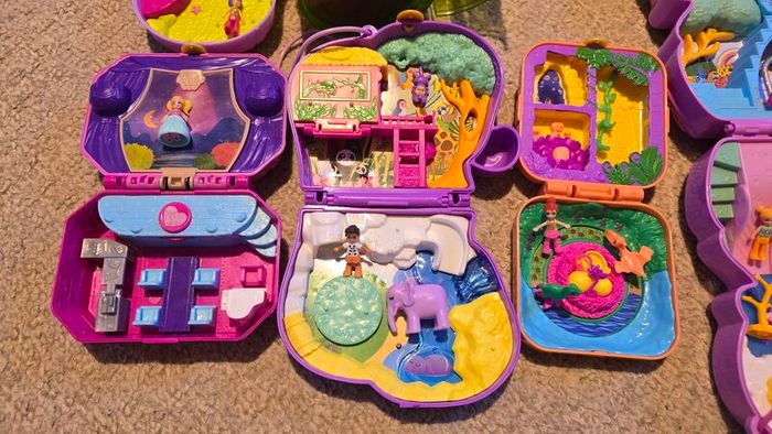 Lot of Polly Pocket toys for a girl