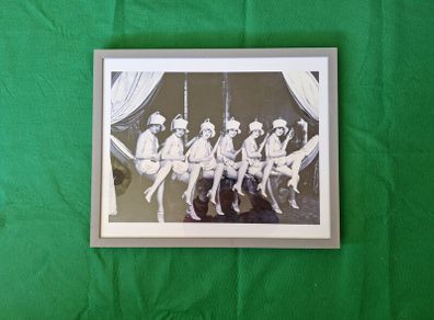 Lovely framed 1920s / 30st themed  print