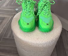 Authentic balenciaga 38 triple s sneakers