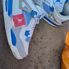 nike Jordan 4s