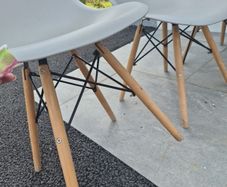 Cream dining room chairs x4