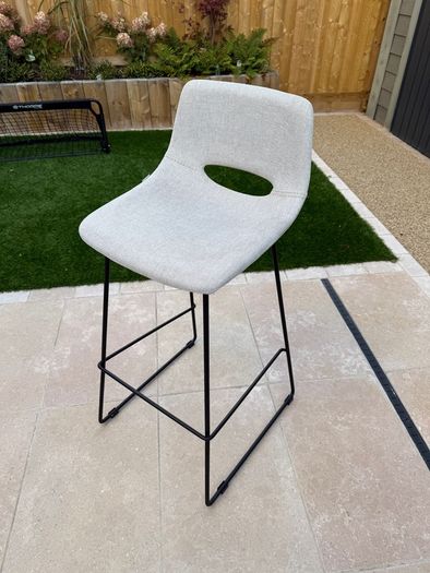 Set of 4 Kave Home Zahara Beige Bar Stools