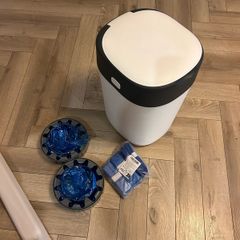 Tommee tippee nappy bin with 8 refills