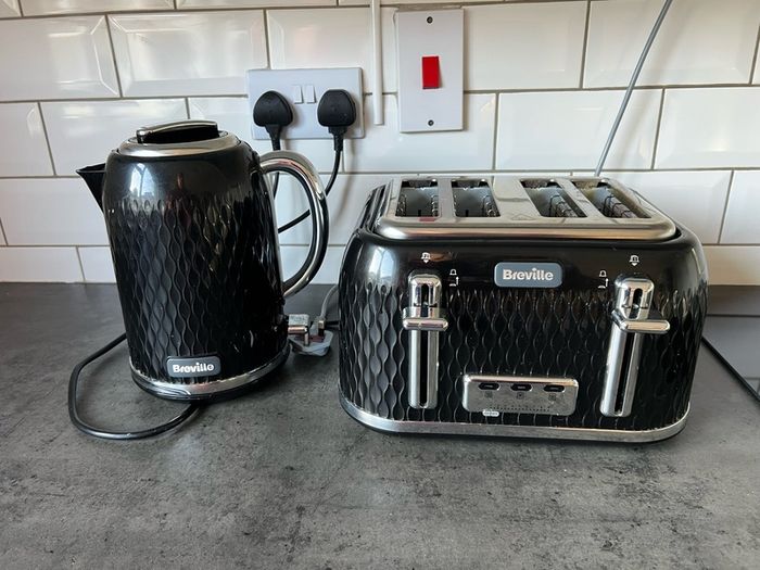 Breville kettle and toaster