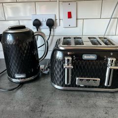 Breville kettle and toaster