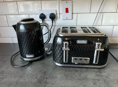 Breville kettle and toaster