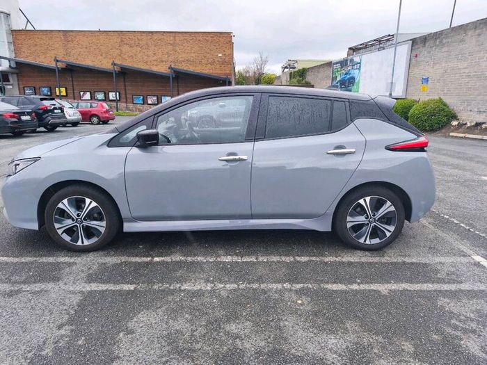 Nissan Leaf Long Range, 62kWh 100% health.