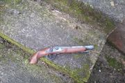 Lovely pistol pirat replica possible to post