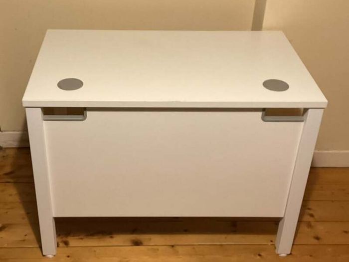 Modern White Solid Wood Desk/Workstation with Metal Legs