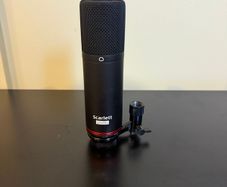 Focusrite Scarlett CM25 MkIII Microphone with pop filter