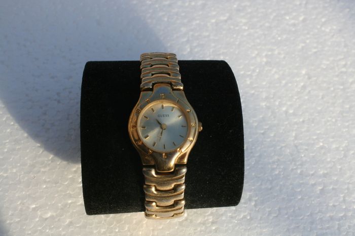 Guess Ladies  Watch (fresh battery works fine)