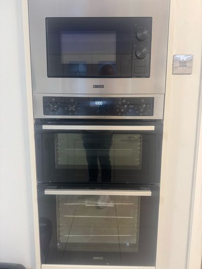 Zanussi twin oven and zanussi microwave all integrated in immaculate condition,been sold due to renovations