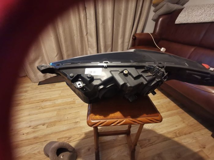 Mondeo mark 5 2016 drivers side headlamp.