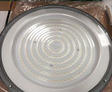 UFO LED LIGHT 200W (brand new in box)