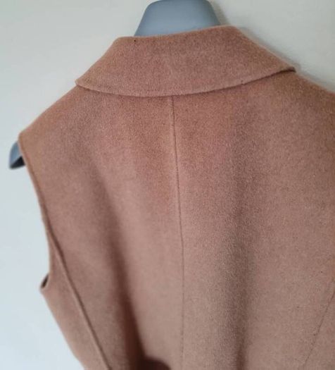 Michael kors belted sleeveless waistcoat Size medium tan wool In excellent condition