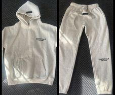 Essential men's tracksuit. Size S