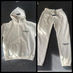 Essential men's tracksuit. Size S
