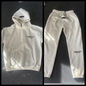 Essential men's tracksuit. Size S