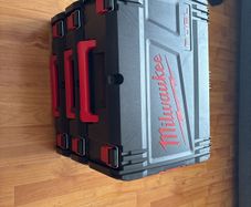 Milwaukee box