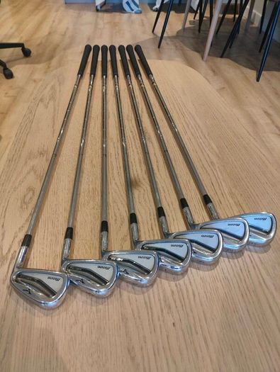Mizuno MP-54 irons (PW - 4 iron) - Right Handed