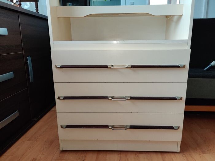 Vintage Dressing Cabinet  Vanity Unit with Triple Mirror & Built In Lights