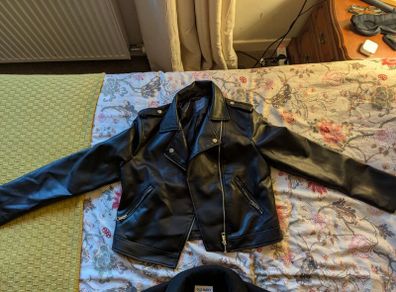 Ladies leather jacket worn only once, in perfect condition