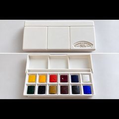 Winsor & Newton watercolour paint set with 12 colours in a compact folding palette.
