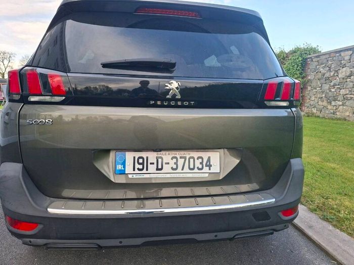 Peugoet 5008 Allure 1.5 Diesel Automatic